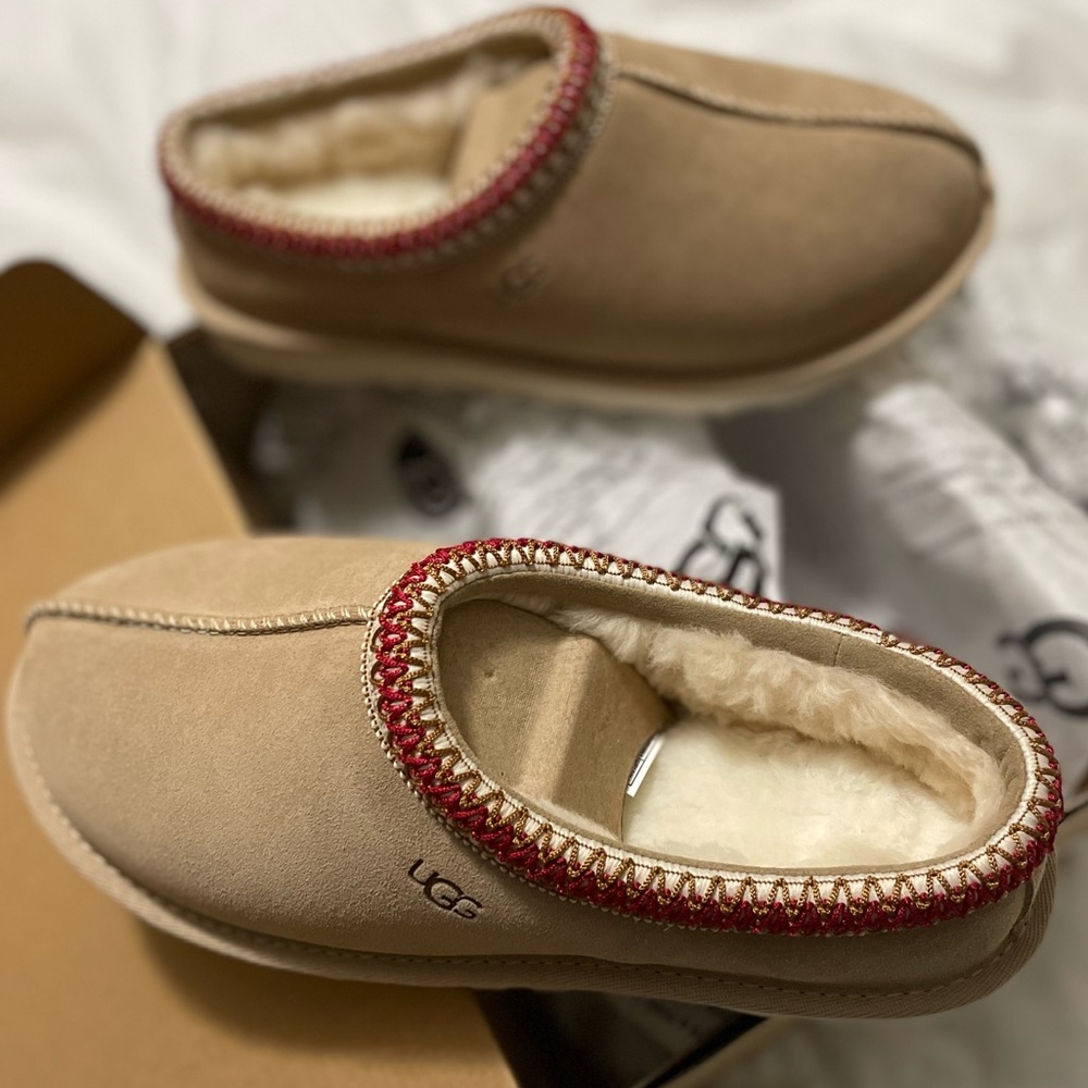 *NEW* UGG Tasman clog slipper size 8 Sand/Cherry